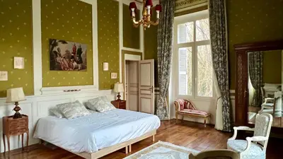 Un ou plusieurs lits dans un hébergement de l'établissement Château de Saint-Bohaire