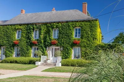 Jardin de l'établissement Logis Le Fleuray