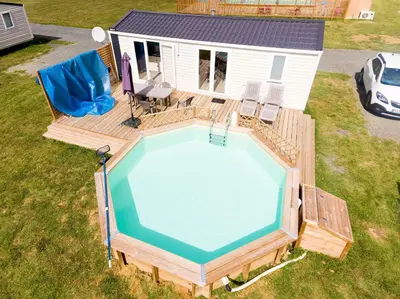 Piscine de l'établissement Camping Le Cardinal ou située à proximité