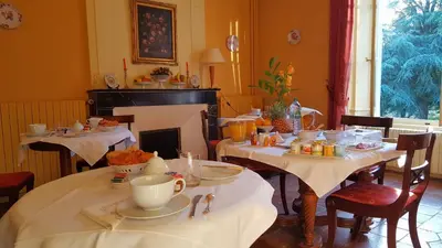 Restaurant ou autre lieu de restauration dans l'établissement Hôtel des 4 continents - Le Mans