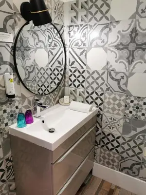 Salle de bains dans l'établissement Les Terrasses de Saumur - Hôtel & Appartements - Restaurant & Spa (Logis)