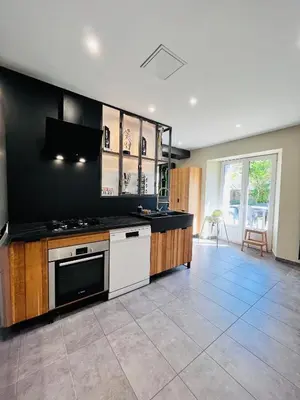 Cuisine ou kitchenette dans l'établissement Maison 1440 - SPIRIT, logement Atypique Sport Auto