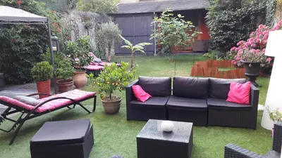 Jardin de l'établissement Les Lamartine-chambres d'hôtes