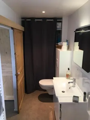 Salle de bains dans l'établissement Les Vallées