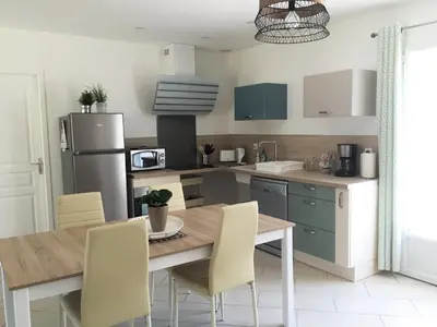 Cuisine ou kitchenette dans l'établissement Gîte de Roches Toucan