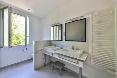Salle de bains dans l'établissement Belle vue