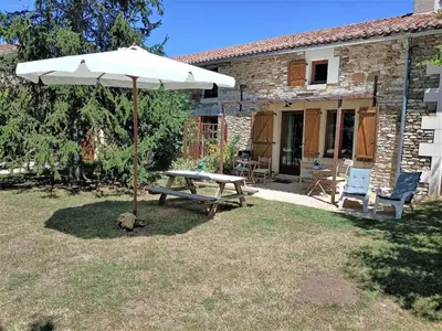 Jardin de l'établissement Holiday Home in Loire near Castles and Nature
