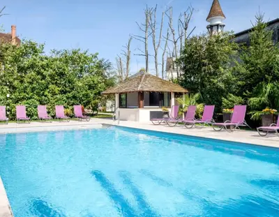 Piscine de l'établissement Auberge du Bon Laboureur Chenonceaux ou située à proximité