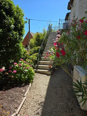 Jardin de l'établissement Gîtes et Chambres des Coteaux