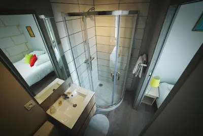 Salle de bains dans l'établissement Hotel de la gare
