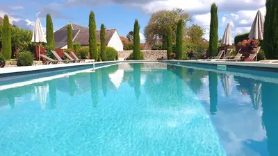 Piscine de l'établissement Les Loges de Saint Eloi- Gîtes ou située à proximité