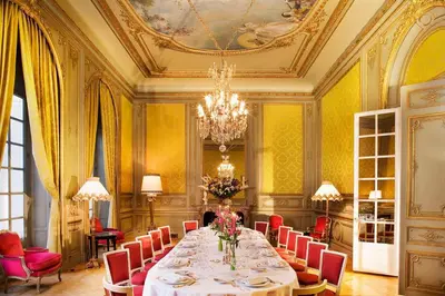 Coin salon dans l'établissement Château D'artigny