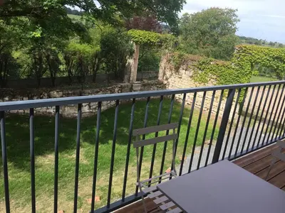 Balcon ou terrasse dans l'établissement Les Terrasses De Chaumont 1