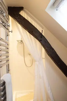 Salle de bains dans l'établissement Logis Hotel De France