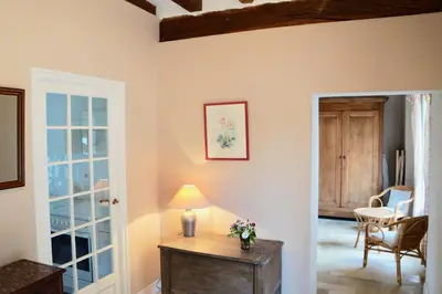 Coin salon dans l'établissement Les Hauts de Chaume