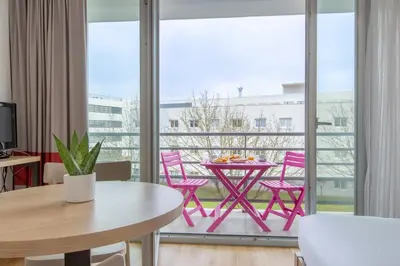 Balcon ou terrasse dans l'établissement Comfort Aparthotel Le Mans