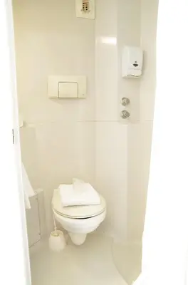 Salle de bains dans l'établissement Mister Bed Chambray Les Tours