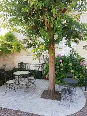 Jardin de l'établissement Hôtel Du Manoir