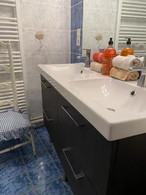 Salle de bains dans l'établissement La Maison Rouge