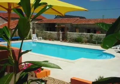 Piscine de l'établissement Les Coindries ou située à proximité