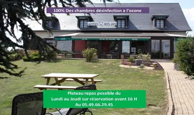 Jardin de l'établissement Contact Hôtel du Relais Thouars