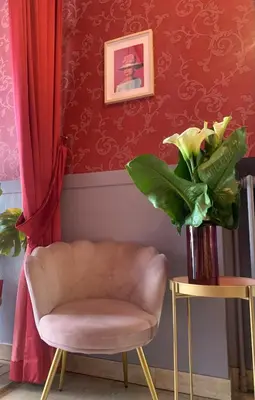 Coin salon dans l'établissement Hotel Mirabeau