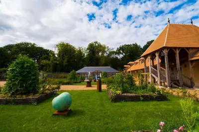 Jardin de l'établissement Hôtel du Domaine de La Groirie - Le Mans
