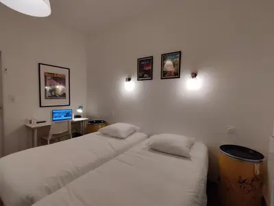 Un ou plusieurs lits dans un hébergement de l'établissement The Originals Access, Hotel Le Canter Saumur