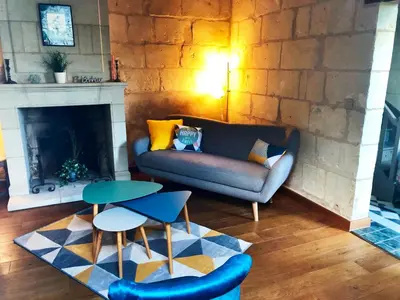 Coin salon dans l'établissement Gîte de Parnay