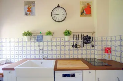 Cuisine ou kitchenette dans l'établissement Manoir, vignes et chevaux au cœur des châteaux