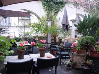 Restaurant ou autre lieu de restauration dans l'établissement La Croix Blanche