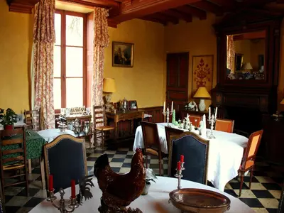 Coin salon dans l'établissement Château De Chambiers