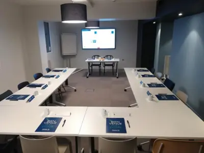 Espace de conférence ou salle de réunion dans l'établissement Campanile Le Mans Centre - Gare