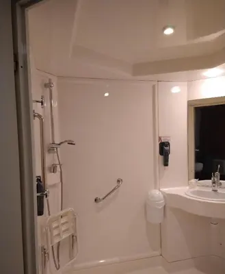 Salle de bains dans l'établissement Quick Palace Le Mans