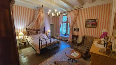 Un ou plusieurs lits dans un hébergement de l'établissement Château de Jallanges & Spa à Vouvray - 1h de spa incluse par jour