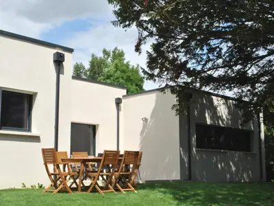 Jardin de l'établissement Grande maison moderne avec piscine à Tours, proche du centre-ville et de la Loire à Vélo - FR-1-381-231