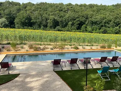 Piscine de l'établissement Sans Souci Bed and Breakfast Luxe Heated Pool and Restaurant ou située à proximité