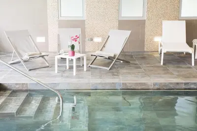 Piscine de l'établissement Château Belmont Tours by The Crest Collection ou située à proximité