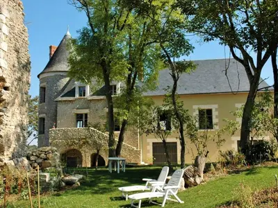 Jardin de l'établissement Château exceptionnel avec piscine privée, spa & WiFi - FR-1-381-410
