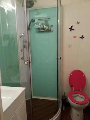 Salle de bains dans l'établissement le prieuré