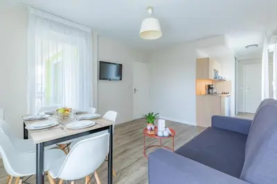 Cuisine ou kitchenette dans l'établissement Appart’City Confort Tours