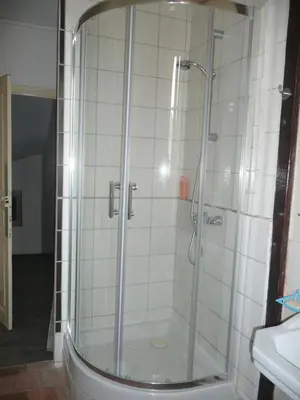 Salle de bains dans l'établissement Cosy Flat 2 eme étage vue château Loire à velo
