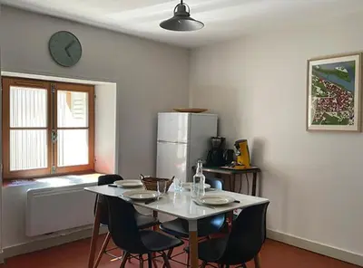 Cuisine ou kitchenette dans l'établissement Les Gites Saint Aignan - Proche du Zoo de Beauval