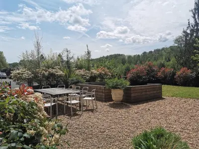Jardin de l'établissement Gite La Maison Blanche Familiale Château La Roche Racan