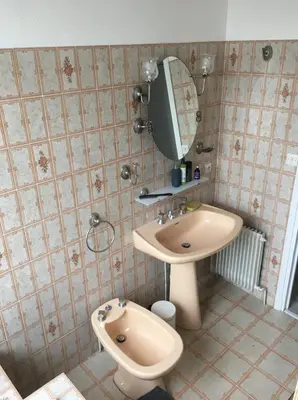 Salle de bains dans l'établissement Le Triplex Gambetta