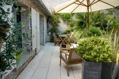 Jardin de l'établissement Hôtel de Biencourt
