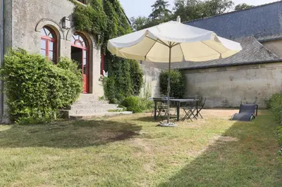 Jardin de l'établissement Gîte des Ecuries d'Hodebert