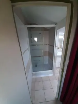 Salle de bains dans l'établissement L'Abbesse
