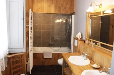 Salle de bains dans l'établissement Château de Ternay