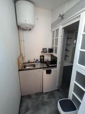 Cuisine ou kitchenette dans l'établissement Chalet indépendant proche centre ville